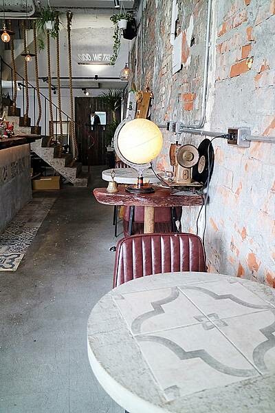 高雄市鼓山區凹子底餐廳推薦*【Humble Cafe 亨寶咖啡】用老屋、綠意點綴色彩,以豐富的食物搭配,是與姊妹聚餐的好選擇