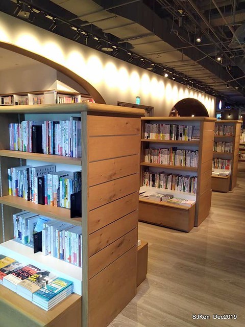 蔦屋書店TSUTAYA BOOKSTORE Citylink 南港店, Taipei, Taiwan, SJKen, Dec 21, 2019