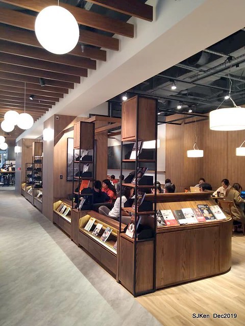 蔦屋書店TSUTAYA BOOKSTORE Citylink 南港店, Taipei, Taiwan, SJKen, Dec 21, 2019