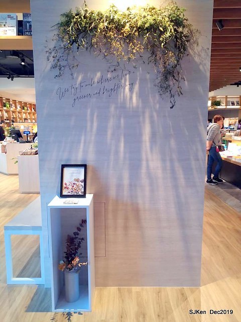 蔦屋書店TSUTAYA BOOKSTORE Citylink 南港店, Taipei, Taiwan, SJKen, Dec 21, 2019