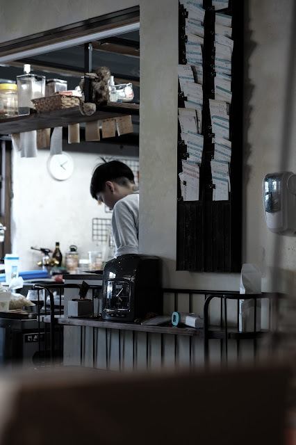 [春，屏東] 聞秋香而至，為伯虎停留 - 伯虎在二樓．恆春But Who