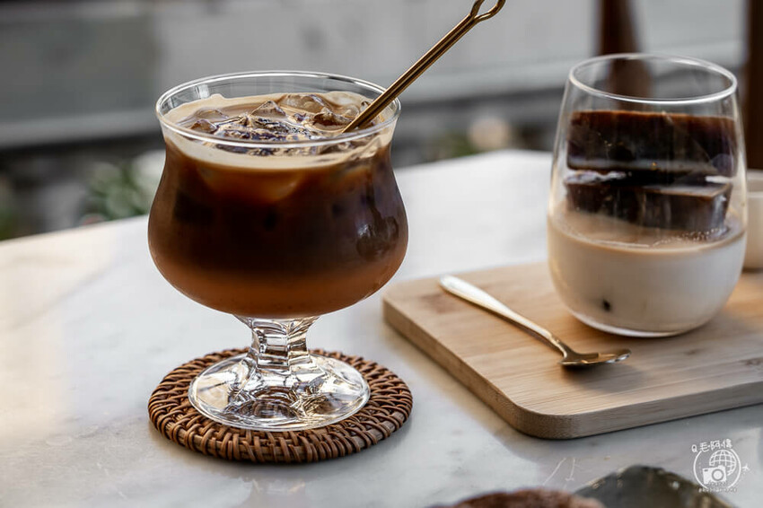 屏東縣恆春鎮伯虎在二樓 |恆春老街必訪計時咖啡館，絕美老宅玻璃屋，直接美到心坎裡～