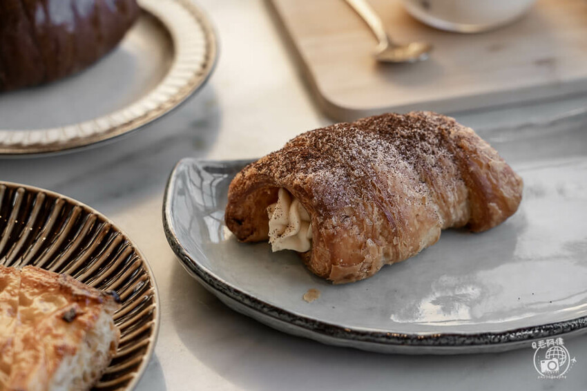 屏東縣恆春鎮伯虎在二樓 |恆春老街必訪計時咖啡館，絕美老宅玻璃屋，直接美到心坎裡～