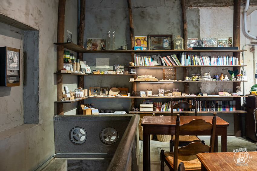 屏東縣恆春鎮伯虎在二樓 |恆春老街必訪計時咖啡館，絕美老宅玻璃屋，直接美到心坎裡～