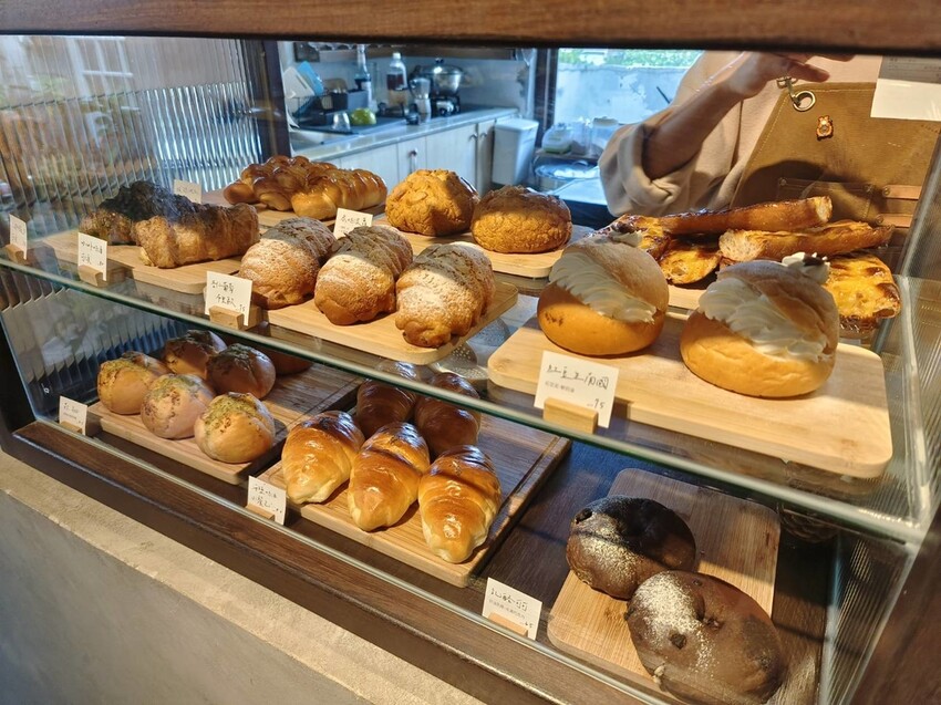 15806.jpg - 【屏東.恆春】伯虎在二樓咖啡廳。老宅玻璃屋甜點+泰奶咖啡+寵物友善需提籠