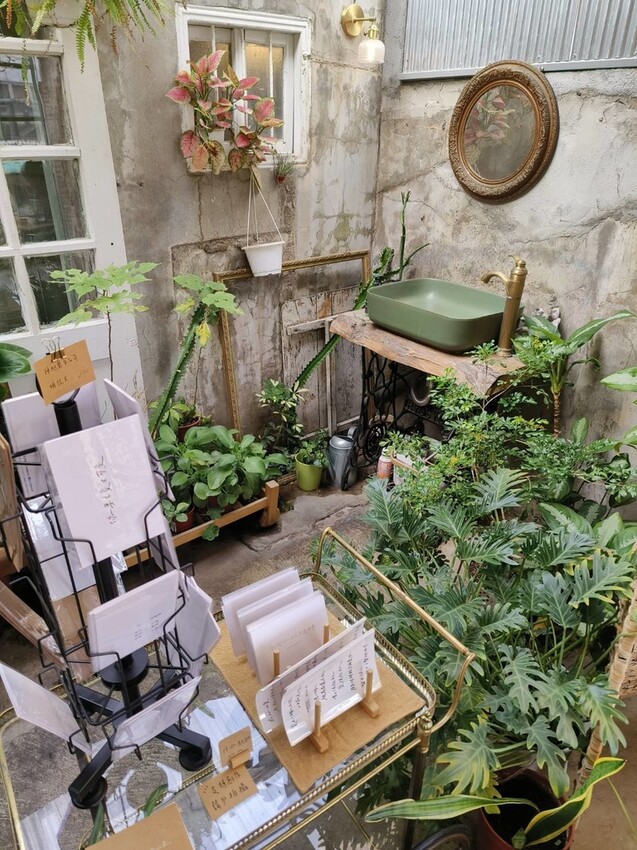 15797.jpg - 【屏東.恆春】伯虎在二樓咖啡廳。老宅玻璃屋甜點+泰奶咖啡+寵物友善需提籠