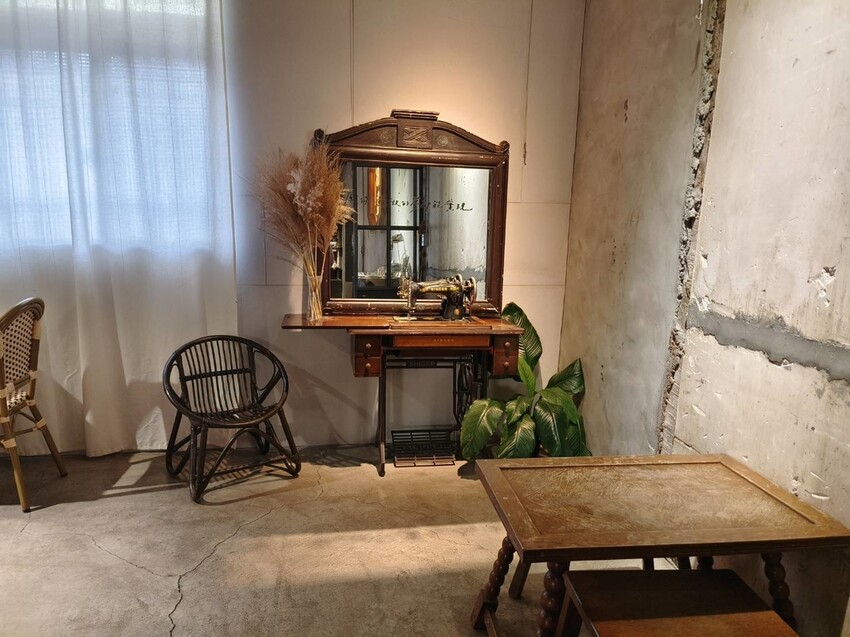 15811.jpg - 【屏東.恆春】伯虎在二樓咖啡廳。老宅玻璃屋甜點+泰奶咖啡+寵物友善需提籠