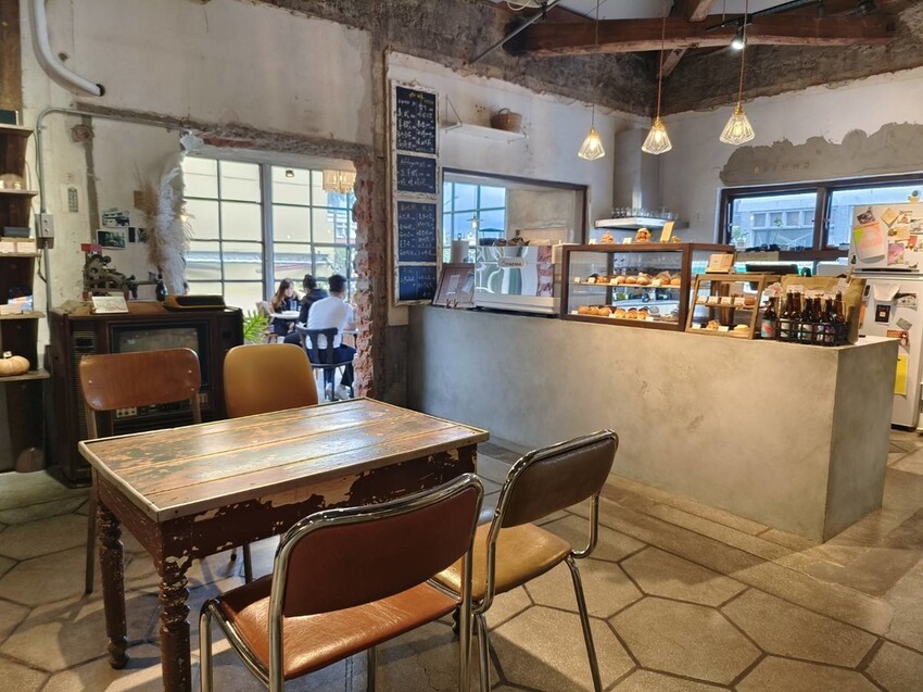 15808.jpg - 【屏東.恆春】伯虎在二樓咖啡廳。老宅玻璃屋甜點+泰奶咖啡+寵物友善需提籠