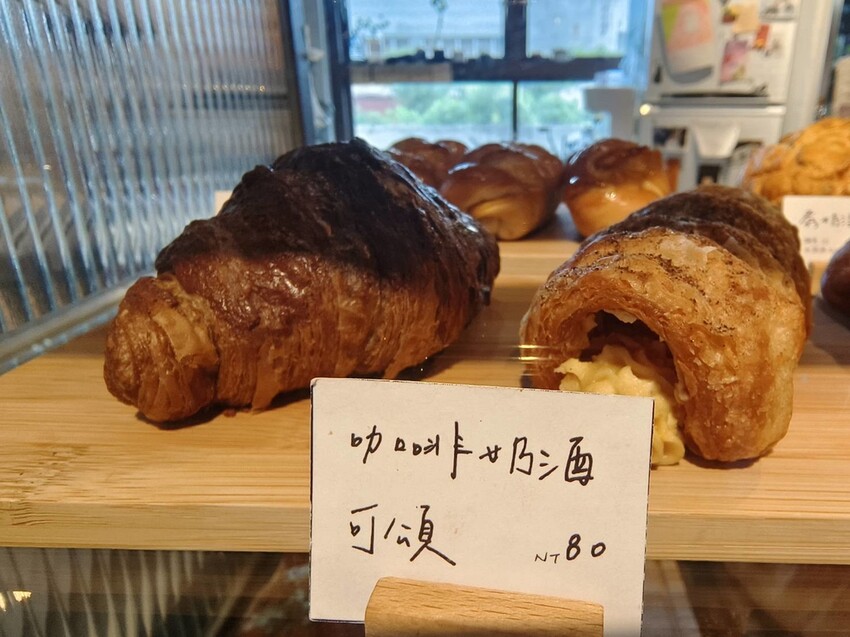 15803.jpg - 【屏東.恆春】伯虎在二樓咖啡廳。老宅玻璃屋甜點+泰奶咖啡+寵物友善需提籠