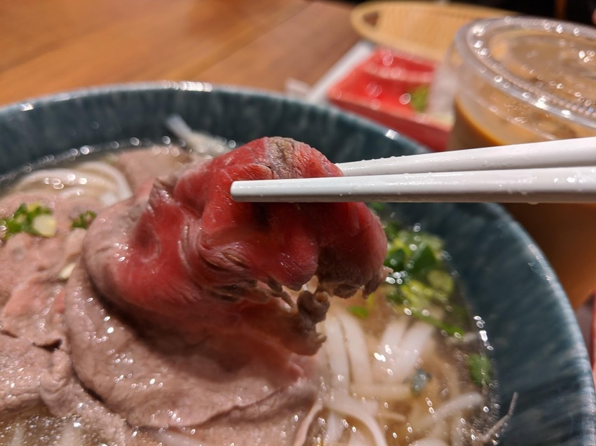 飛機河粉 台北101 生牛肉河粉 推薦 評價 飛機河粉 台北101 生牛肉河粉 推薦 評價