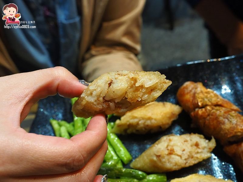 桃園中壢美食-精靈雞排新生店-比臉大雞排超平價，多汁鮮甜的雞翅絕對要大推  (邀約) @民宿女王芽月-美食.旅遊.全台趴趴走