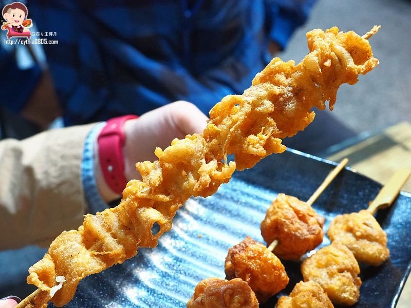 桃園中壢美食-精靈雞排新生店-比臉大雞排超平價，多汁鮮甜的雞翅絕對要大推  (邀約) @民宿女王芽月-美食.旅遊.全台趴趴走