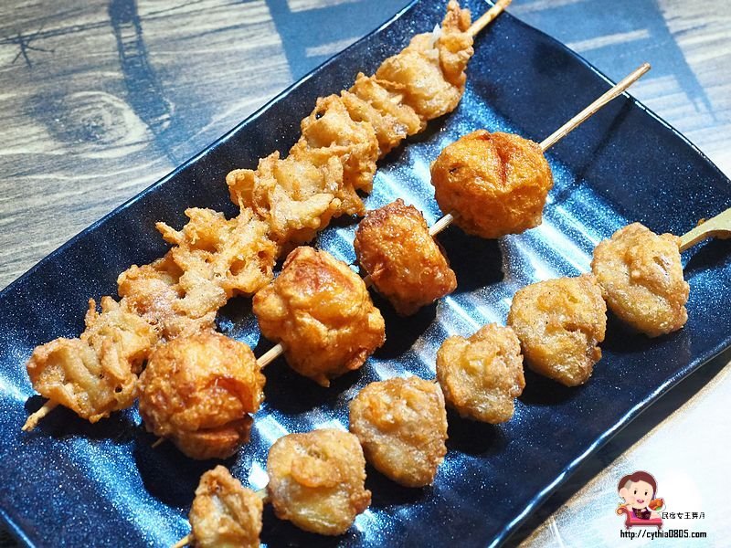 桃園中壢美食-精靈雞排新生店-比臉大雞排超平價，多汁鮮甜的雞翅絕對要大推  (邀約) @民宿女王芽月-美食.旅遊.全台趴趴走