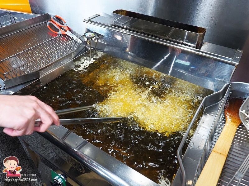 桃園中壢美食-精靈雞排新生店-比臉大雞排超平價，多汁鮮甜的雞翅絕對要大推  (邀約) @民宿女王芽月-美食.旅遊.全台趴趴走