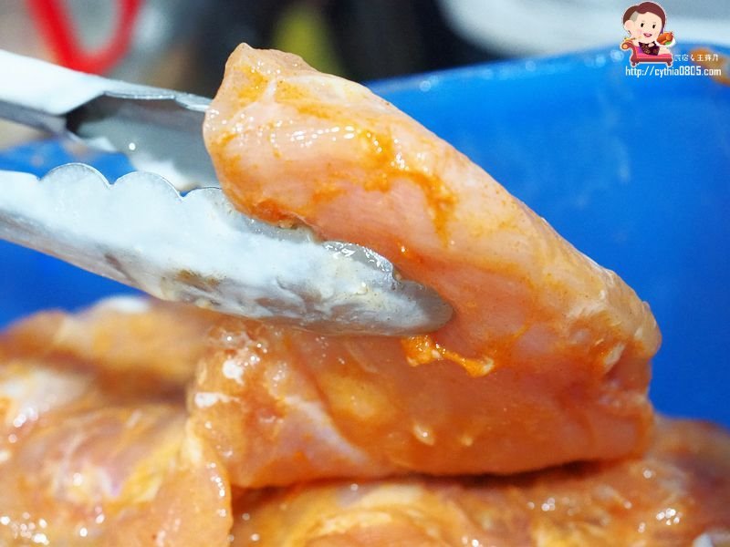 桃園中壢美食-精靈雞排新生店-比臉大雞排超平價，多汁鮮甜的雞翅絕對要大推  (邀約) @民宿女王芽月-美食.旅遊.全台趴趴走