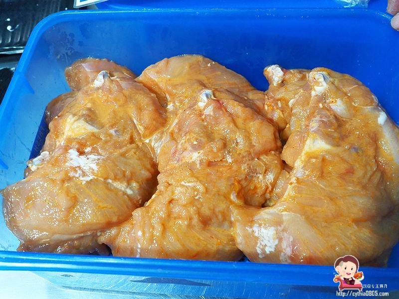 桃園中壢美食-精靈雞排新生店-比臉大雞排超平價，多汁鮮甜的雞翅絕對要大推  (邀約) @民宿女王芽月-美食.旅遊.全台趴趴走