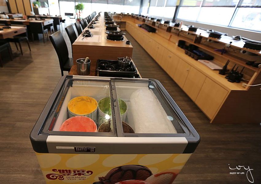 台中50年老字號平價火鍋店,爆量肉盤只要330元,可麗亞石頭火鍋