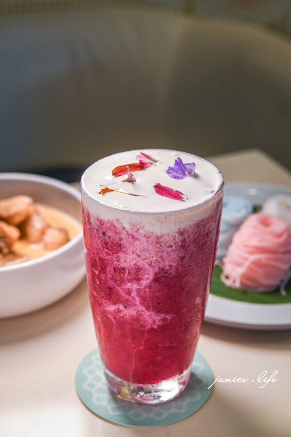 中壢美食｜Lady nara 創意新泰式料理餐廳｜曼谷最強網美餐廳｜姊妹情侶約會餐廳｜夏季新品 - 潔妮食旅生活