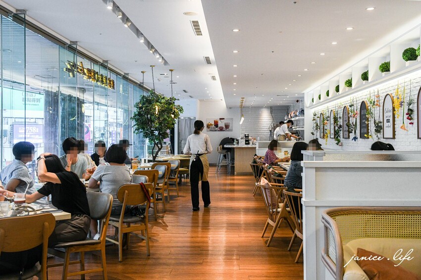 中壢美食｜Lady nara 創意新泰式料理餐廳｜曼谷最強網美餐廳｜姊妹情侶約會餐廳｜夏季新品 - 潔妮食旅生活