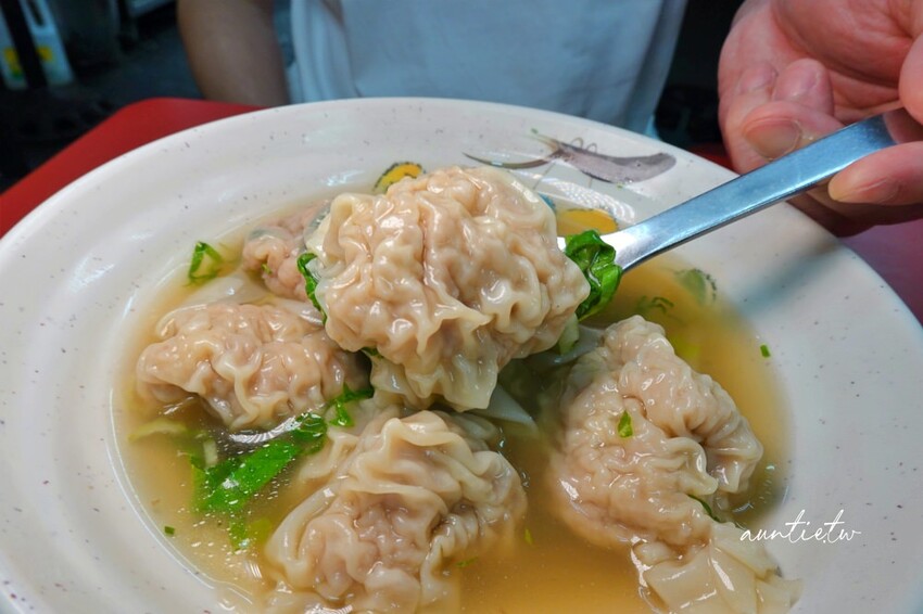 台北市松山區【台北】南京三民站|陳新一酸辣抄手,整隻蝦仁蝦肉餛飩,小魚乾辣椒是經典