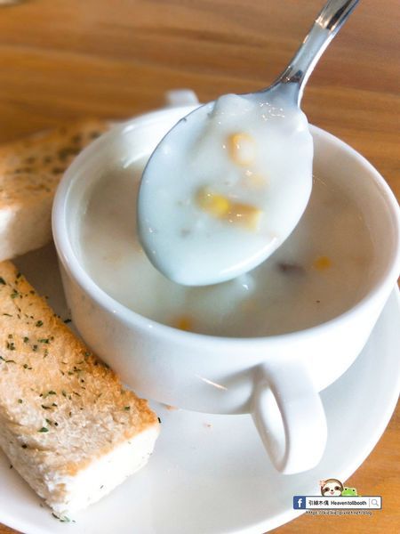 【嘉義】努逗風味館 - 地中海與無印良品的交逢，夢幻星空飲勾勒油畫美，濃郁南瓜濃湯鍋。