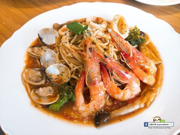 【嘉義】努逗風味館 - 地中海與無印良品的交逢，夢幻星空飲勾勒油畫美，濃郁南瓜濃湯鍋。