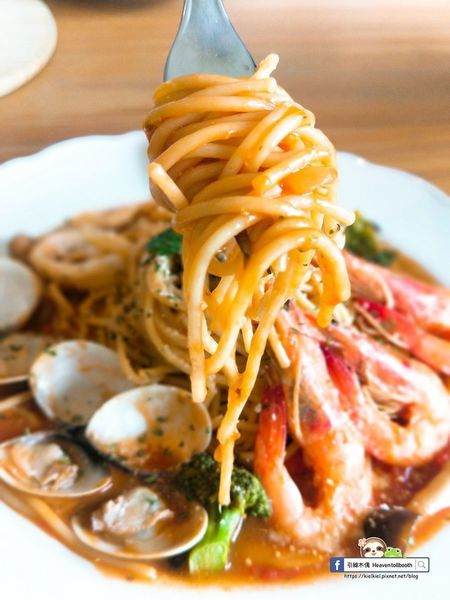 【嘉義】努逗風味館 - 地中海與無印良品的交逢，夢幻星空飲勾勒油畫美，濃郁南瓜濃湯鍋。