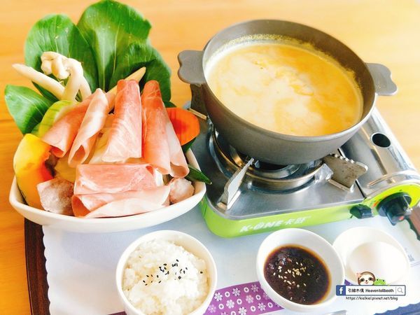 【嘉義】努逗風味館 - 地中海與無印良品的交逢，夢幻星空飲勾勒油畫美，濃郁南瓜濃湯鍋。