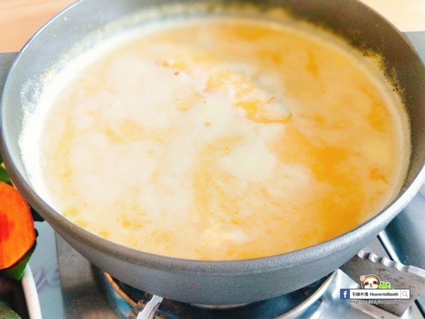 【嘉義】努逗風味館 - 地中海與無印良品的交逢，夢幻星空飲勾勒油畫美，濃郁南瓜濃湯鍋。