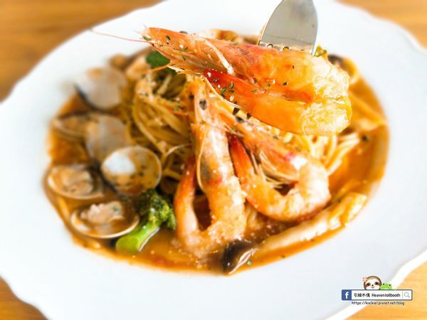 【嘉義】努逗風味館 - 地中海與無印良品的交逢，夢幻星空飲勾勒油畫美，濃郁南瓜濃湯鍋。