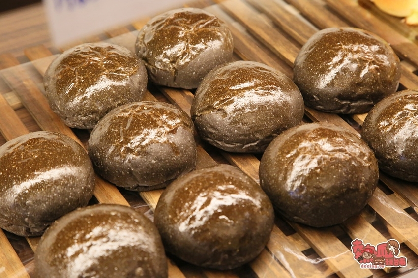 【台南伴手禮】隱藏在住宅區內的烘培坊，爆餡芋泥可頌是招牌：布拉格烘焙坊 - 熱血玩台南。跳躍新世界