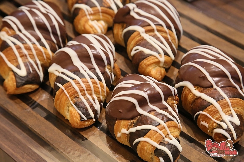 【台南伴手禮】隱藏在住宅區內的烘培坊，爆餡芋泥可頌是招牌：布拉格烘焙坊 - 熱血玩台南。跳躍新世界