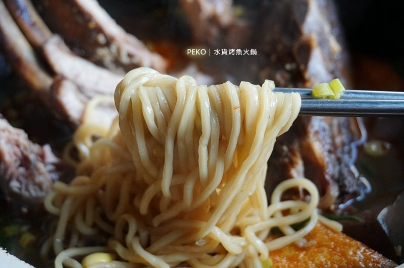 板橋美食.水貨烤魚.水貨菜單.水貨烤魚火鍋.水貨板橋.水貨烤魚菜單.萬里蟹烤魚.熊掌臉盆麵.新埔站美食.炭火烤魚.