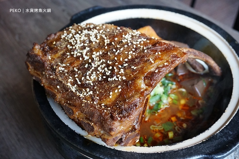 板橋美食.水貨烤魚.水貨菜單.水貨烤魚火鍋.水貨板橋.水貨烤魚菜單.萬里蟹烤魚.熊掌臉盆麵.新埔站美食.炭火烤魚.