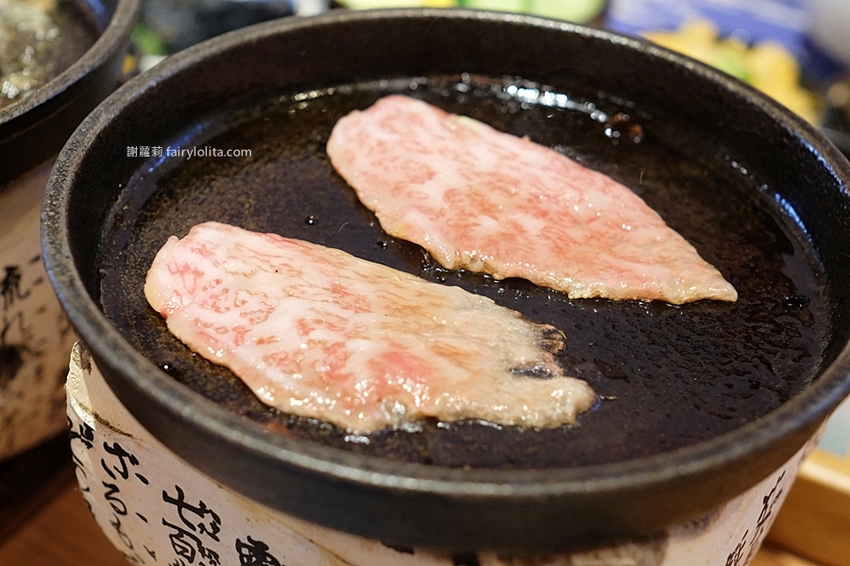 東港強燒肉定食。屏東最強和牛直播霸主開到桃園，只要299元讓你吃到飽！白飯、味噌湯、飲料無限續！ @蹦啾♥謝蘿莉 La vie heureuse