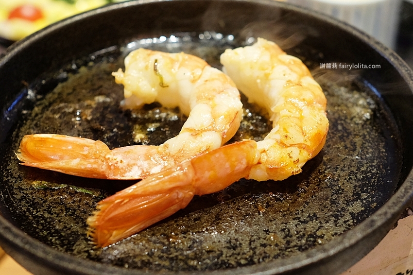 東港強燒肉定食。屏東最強和牛直播霸主開到桃園，只要299元讓你吃到飽！白飯、味噌湯、飲料無限續！ @蹦啾♥謝蘿莉 La vie heureuse