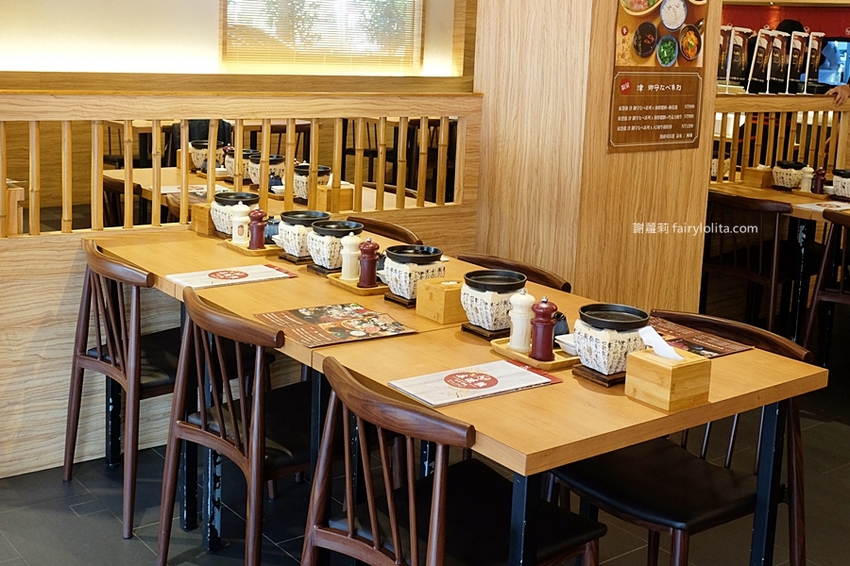 東港強燒肉定食。屏東最強和牛直播霸主開到桃園，只要299元讓你吃到飽！白飯、味噌湯、飲料無限續！ @蹦啾♥謝蘿莉 La vie heureuse