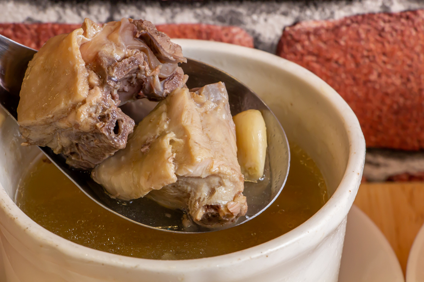 台中大里,益民路上的人氣銅板美食-林記飯館~美味雞湯只要50元。 - 微笑Joe幸運