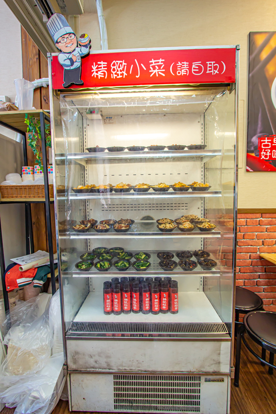 台中大里,益民路上的人氣銅板美食-林記飯館~美味雞湯只要50元。 - 微笑Joe幸運