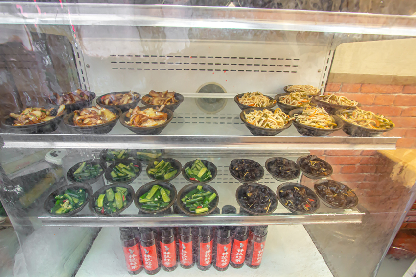 台中大里,益民路上的人氣銅板美食-林記飯館~美味雞湯只要50元。 - 微笑Joe幸運