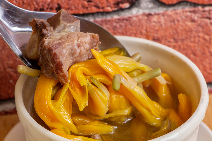 台中大里,益民路上的人氣銅板美食-林記飯館~美味雞湯只要50元。 - 微笑Joe幸運