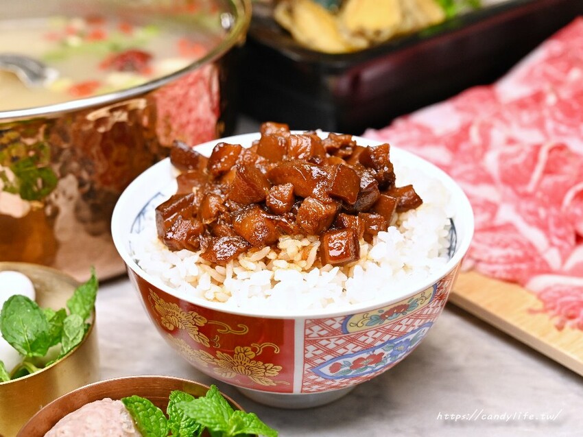 台中市大里區養鍋Yang Guo石頭火鍋|台中必吃火鍋,網美風裝潢超好拍,還有超狂鮮魚火鍋新上市,全台連鎖火鍋推薦~