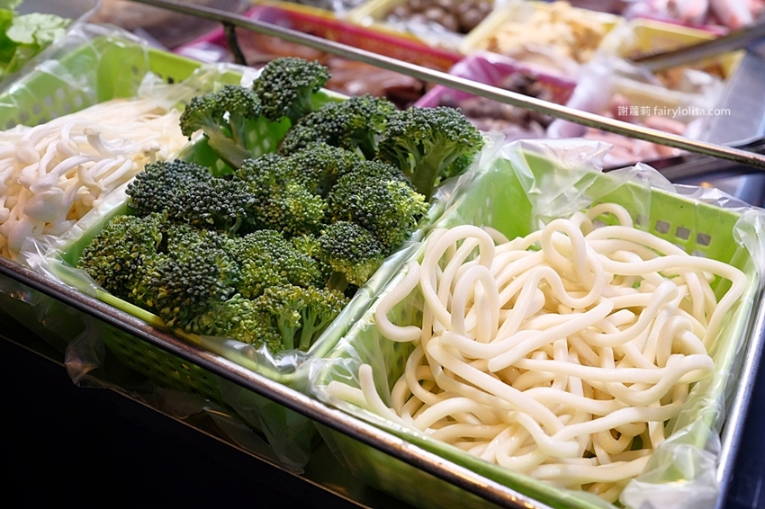 鄉民大推中原夜市最強滷味？！小小一攤超級隱藏版，走過路過立馬就錯過！ @蹦啾♥謝蘿莉 La vie heureuse