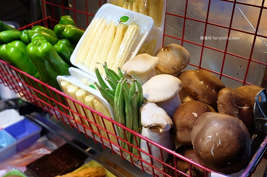 鄉民大推中原夜市最強滷味？！小小一攤超級隱藏版，走過路過立馬就錯過！ @蹦啾♥謝蘿莉 La vie heureuse