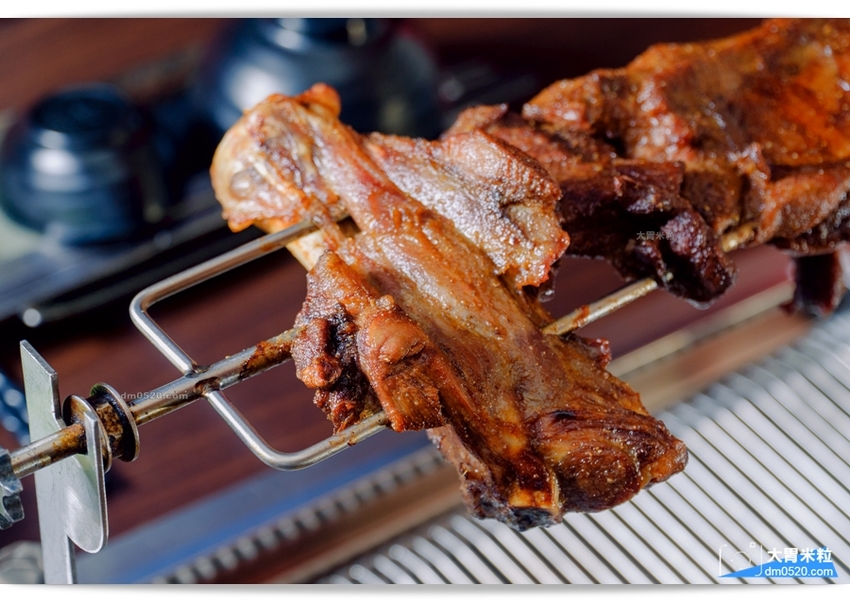 台北長安東路人氣烤羊腿,碳花台北,蒙古碳烤羊腿x酸白菜火鍋x羊奶酒x台式熱炒,享受粗曠霸氣蒙古大漠風情！台北長安東路美食推薦,台北長安東路燒烤推薦, - 大胃米粒 DAVID & MILLY