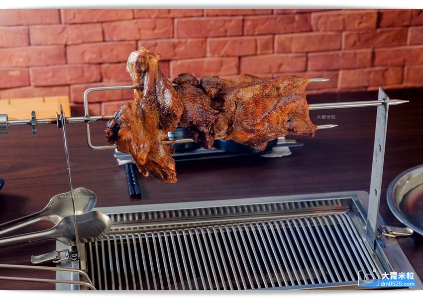 台北長安東路人氣烤羊腿,碳花台北,蒙古碳烤羊腿x酸白菜火鍋x羊奶酒x台式熱炒,享受粗曠霸氣蒙古大漠風情！台北長安東路美食推薦,台北長安東路燒烤推薦, - 大胃米粒 DAVID & MILLY