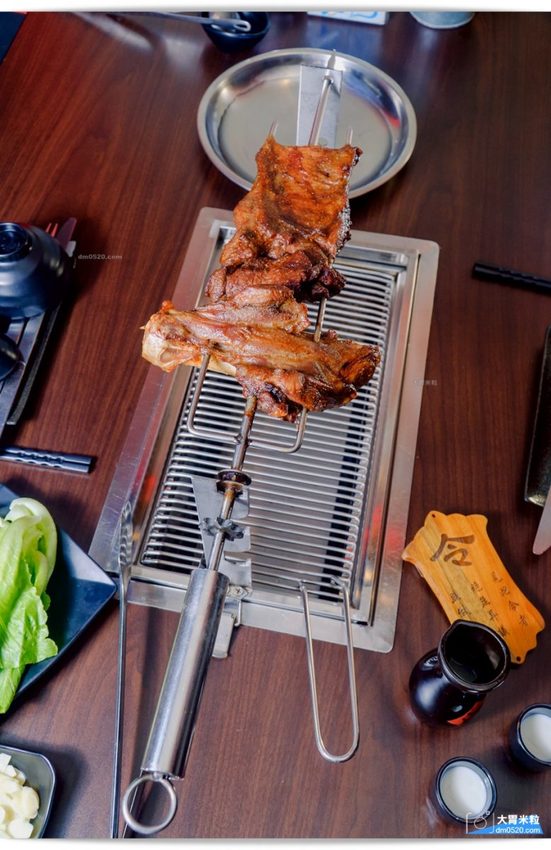 台北長安東路人氣烤羊腿,碳花台北,蒙古碳烤羊腿x酸白菜火鍋x羊奶酒x台式熱炒,享受粗曠霸氣蒙古大漠風情！台北長安東路美食推薦,台北長安東路燒烤推薦, - 大胃米粒 DAVID & MILLY