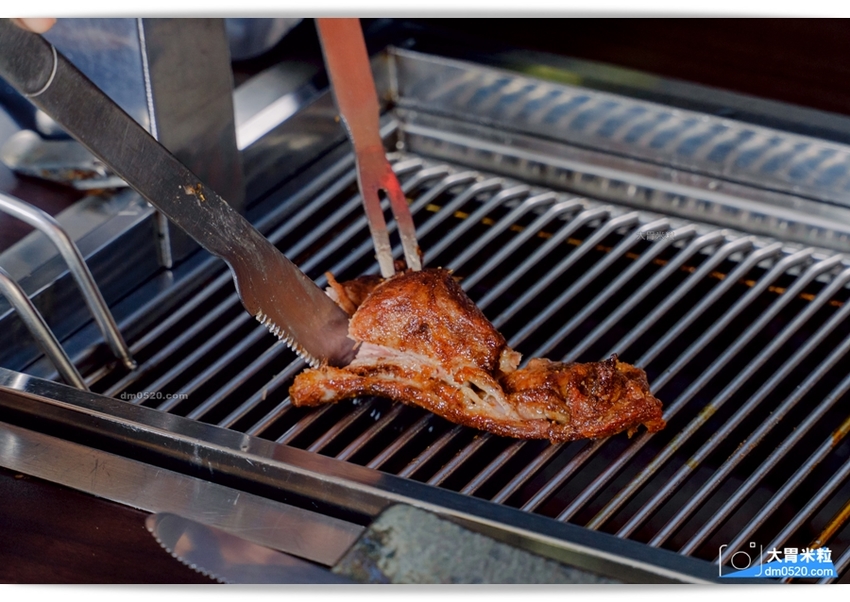 台北長安東路人氣烤羊腿,碳花台北,蒙古碳烤羊腿x酸白菜火鍋x羊奶酒x台式熱炒,享受粗曠霸氣蒙古大漠風情！台北長安東路美食推薦,台北長安東路燒烤推薦, - 大胃米粒 DAVID & MILLY