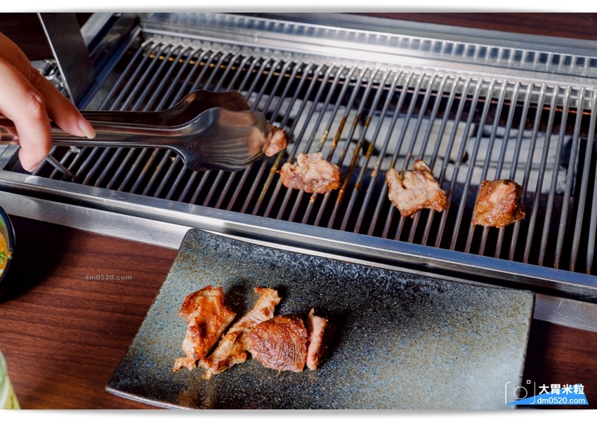 台北長安東路人氣烤羊腿,碳花台北,蒙古碳烤羊腿x酸白菜火鍋x羊奶酒x台式熱炒,享受粗曠霸氣蒙古大漠風情！台北長安東路美食推薦,台北長安東路燒烤推薦, - 大胃米粒 DAVID & MILLY