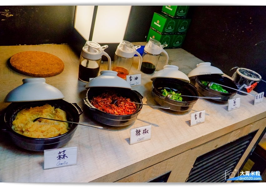 台北長安東路人氣烤羊腿,碳花台北,蒙古碳烤羊腿x酸白菜火鍋x羊奶酒x台式熱炒,享受粗曠霸氣蒙古大漠風情！台北長安東路美食推薦,台北長安東路燒烤推薦, - 大胃米粒 DAVID & MILLY